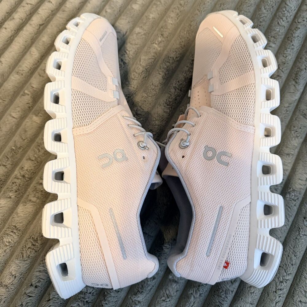 On Cloud 5 Womens 11 Shell White Pink Sneakers 59.98153 No Insoles